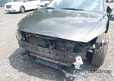 2014 Mazda Mazda3 I Touring z USA, uszkodzony, nr VIN JM1BM1L77E1155447